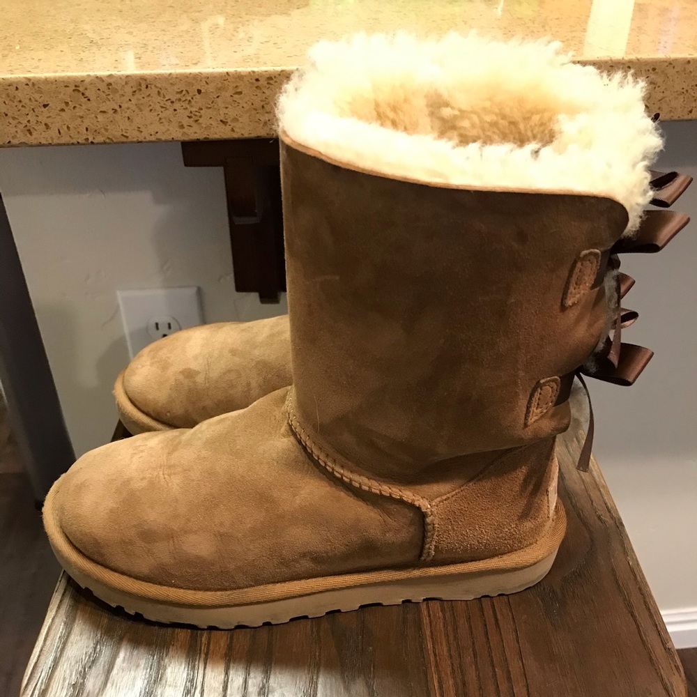 Short Bow Uggs ❄️